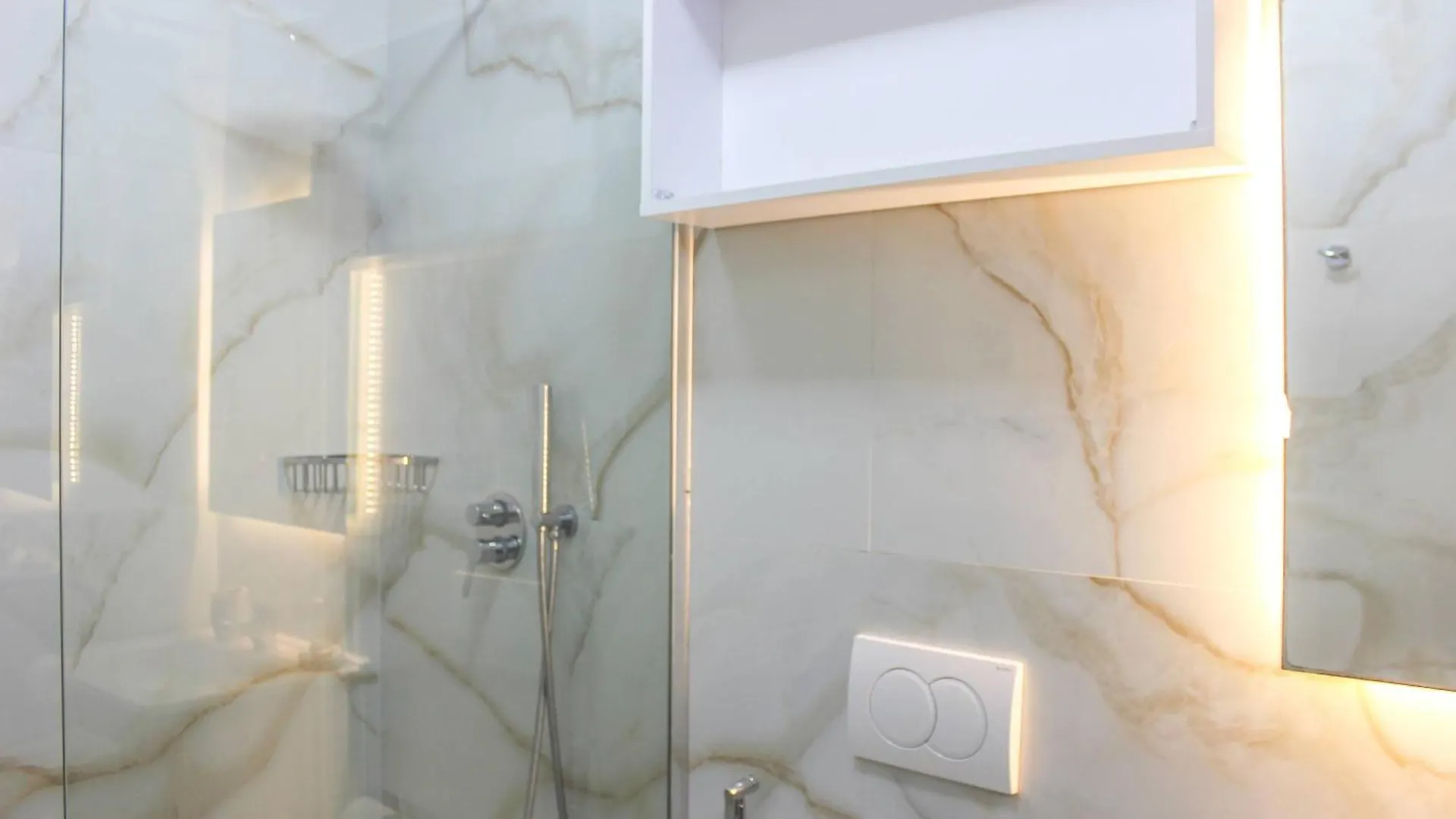Zajazd Hotel Genius 825 Golem