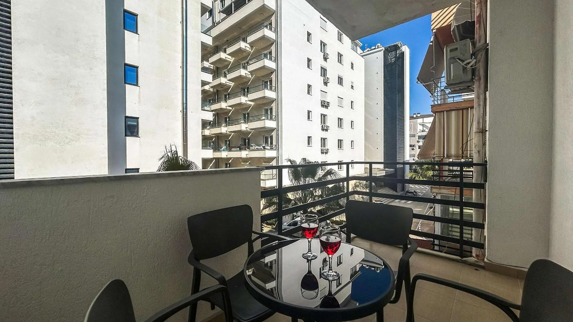 Hotel Genius 825 Golem  Albania